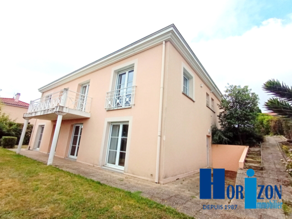 Offres de vente Maison / Villa Saint-Genest-Lerpt 42530